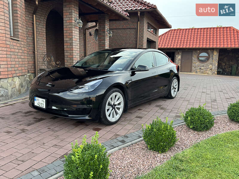 Седан Tesla Model 3 2022 в Луцке