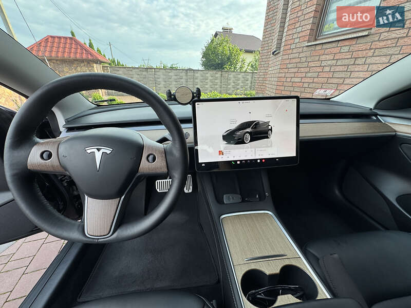Седан Tesla Model 3 2022 в Луцке
