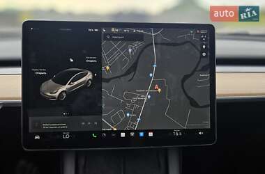 Седан Tesla Model 3 2022 в 