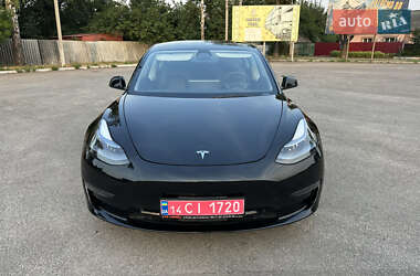 Седан Tesla Model 3 2023 в 