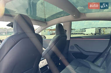 Седан Tesla Model 3 2024 в 