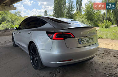 Седан Tesla Model 3 2018 в 