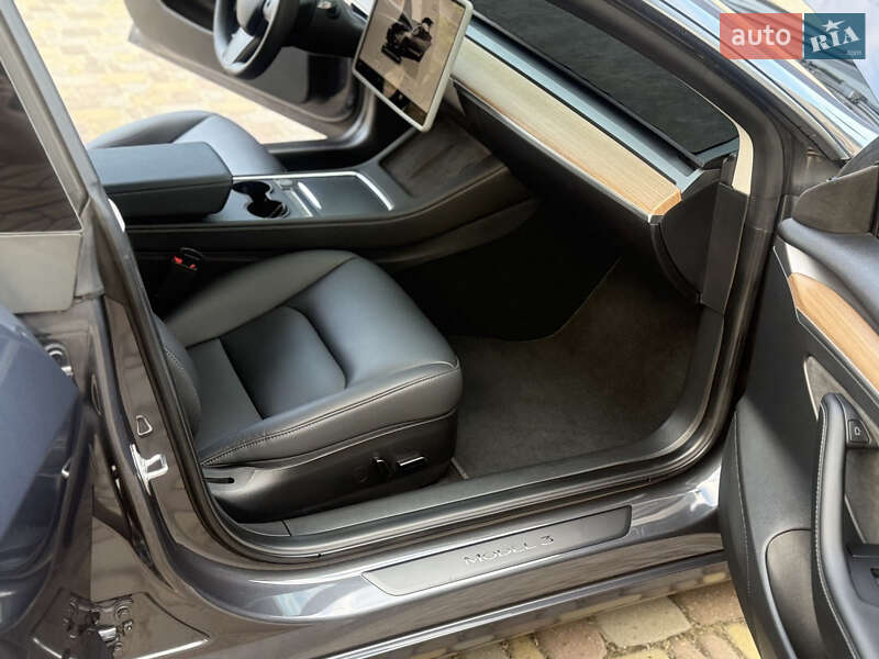 Седан Tesla Model 3 2023 в Запорожье