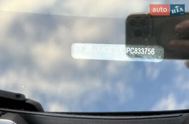 Седан Tesla Model 3 2023 в 