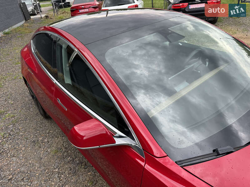 Седан Tesla Model 3 2018 в Луцке
