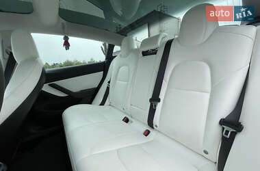 Седан Tesla Model 3 2019 в 
