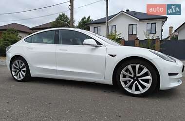 Седан Tesla Model 3 2019 в Броварах