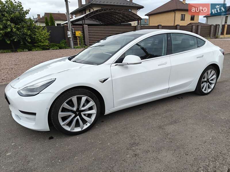 Седан Tesla Model 3 2019 в Броварах