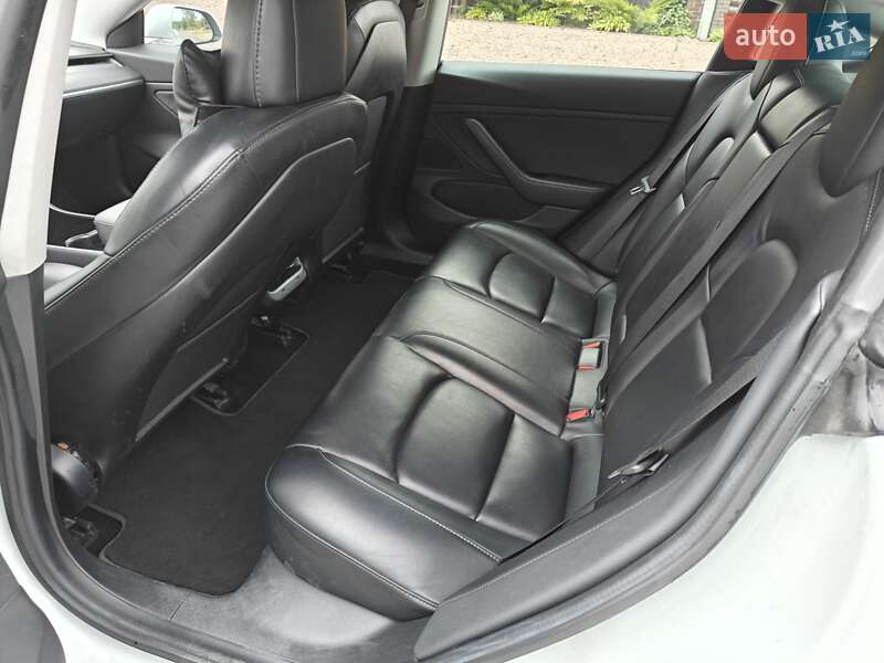Седан Tesla Model 3 2019 в Броварах