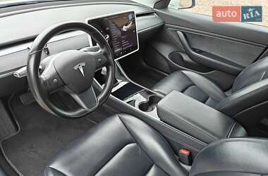Седан Tesla Model 3 2019 в Броварах