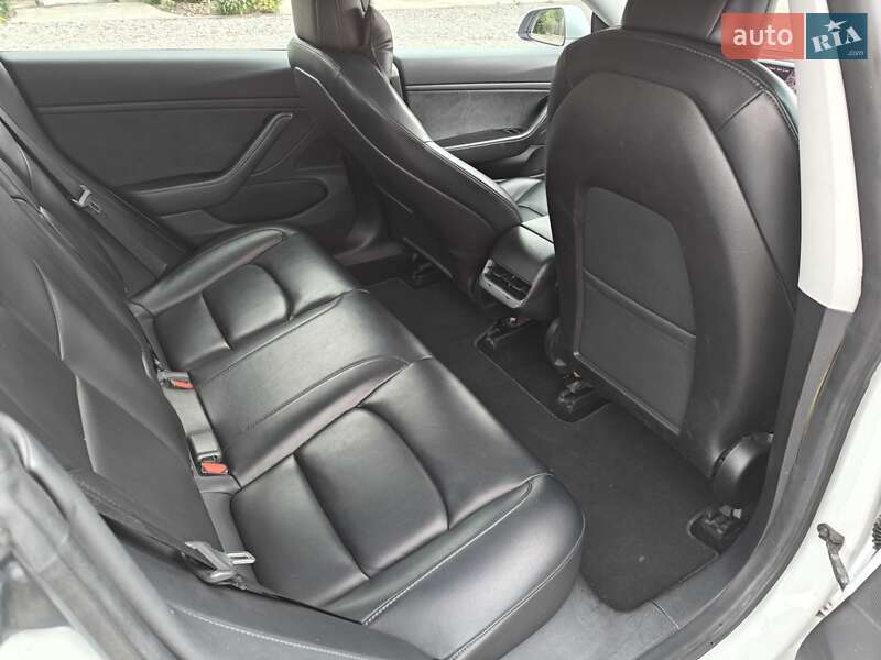 Седан Tesla Model 3 2019 в Броварах