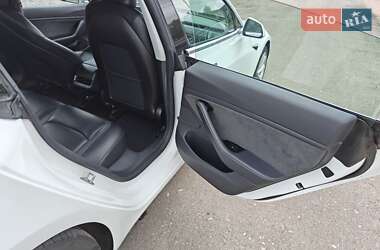 Седан Tesla Model 3 2019 в Броварах
