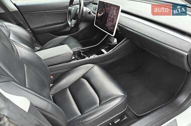 Седан Tesla Model 3 2019 в Броварах
