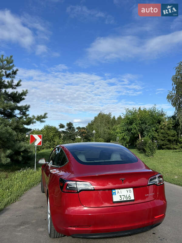 Седан Tesla Model 3 2018 в Киеве