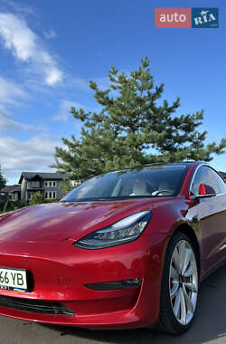Седан Tesla Model 3 2018 в Києві