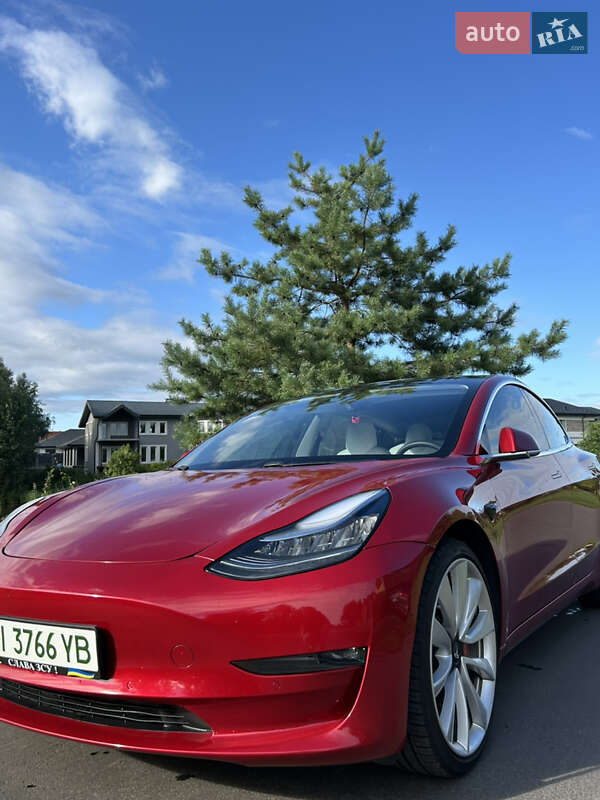 Седан Tesla Model 3 2018 в Киеве