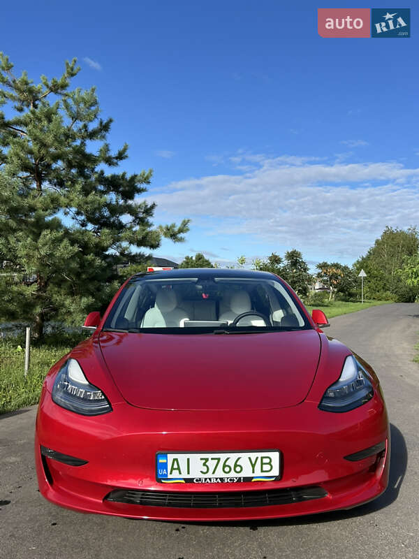 Седан Tesla Model 3 2018 в Киеве
