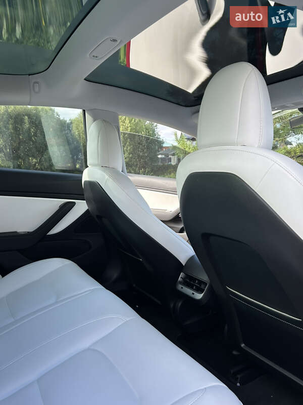Седан Tesla Model 3 2018 в Киеве