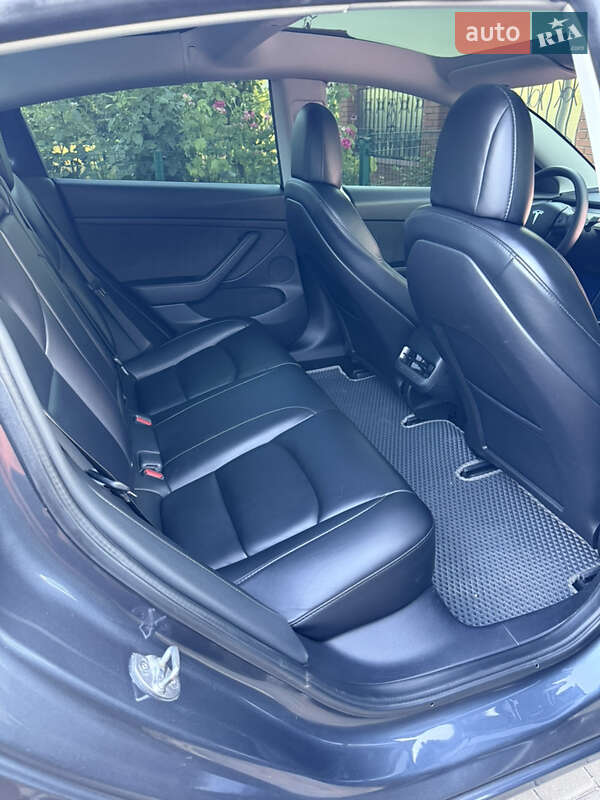 Седан Tesla Model 3 2021 в Одесі