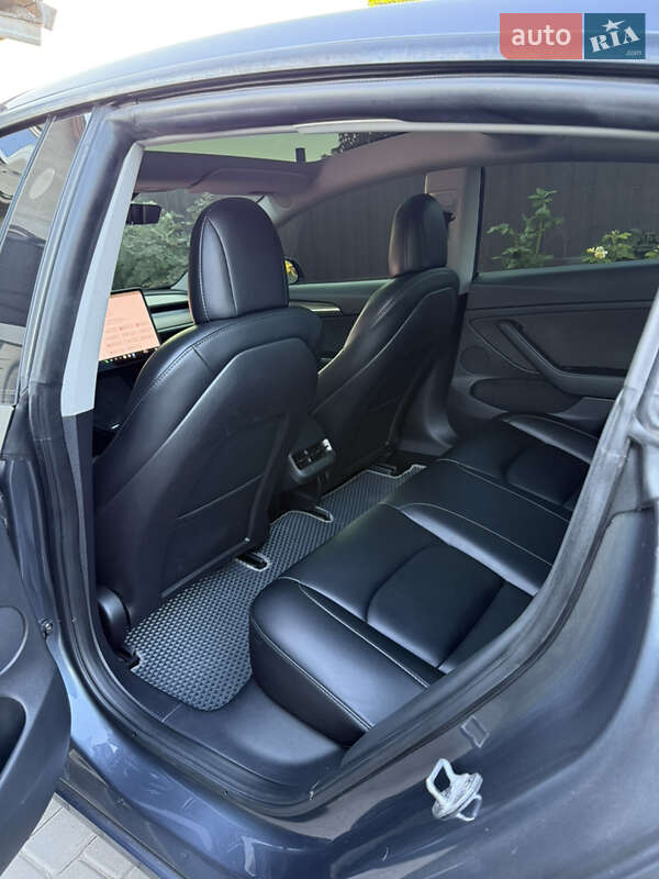 Седан Tesla Model 3 2021 в Одесі