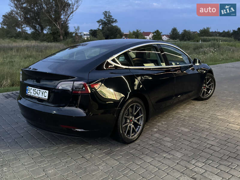 Седан Tesla Model 3 2018 в Яворове