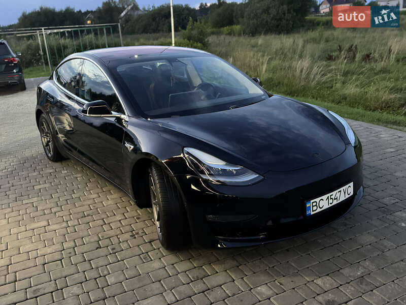 Седан Tesla Model 3 2018 в Яворове