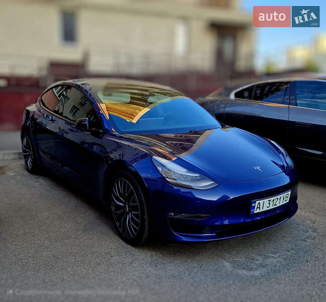Седан Tesla Model 3 2020 в Киеве