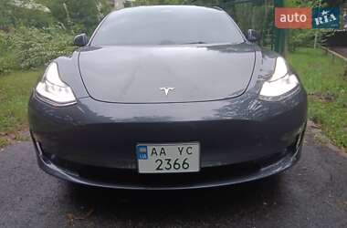 Седан Tesla Model 3 2023 в 