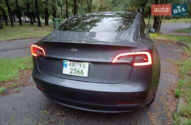Седан Tesla Model 3 2023 в 