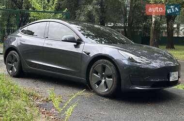 Седан Tesla Model 3 2023 в 
