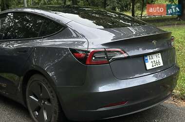 Седан Tesla Model 3 2023 в 