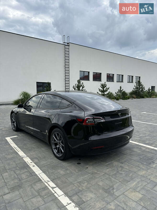 Седан Tesla Model 3 2022 в Луцьку