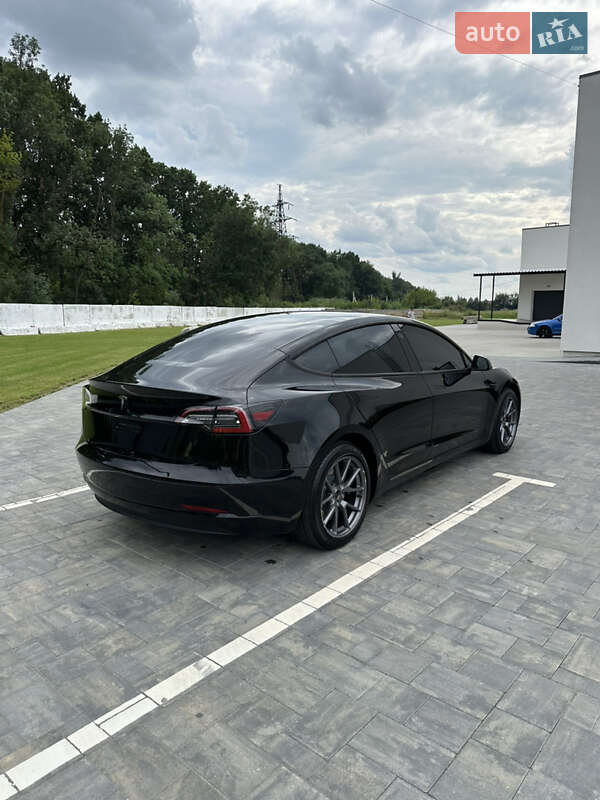 Седан Tesla Model 3 2022 в Луцьку