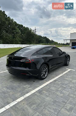 Седан Tesla Model 3 2022 в 