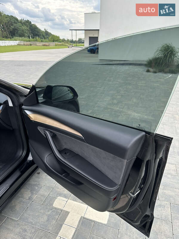 Седан Tesla Model 3 2022 в Луцьку