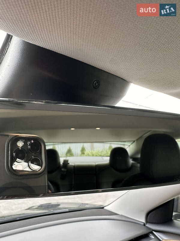 Седан Tesla Model 3 2022 в Луцьку