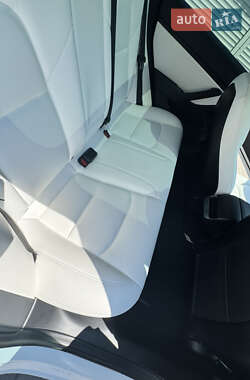 Седан Tesla Model 3 2019 в Дніпрі