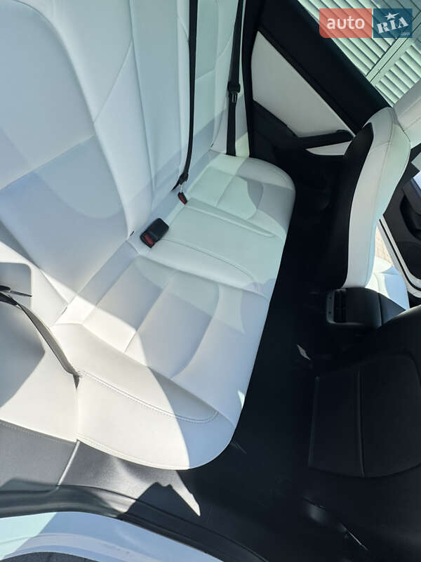 Седан Tesla Model 3 2019 в Дніпрі