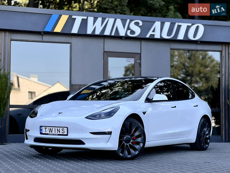 Седан Tesla Model 3 2022 в Одессе
