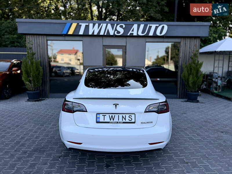 Седан Tesla Model 3 2022 в Одессе