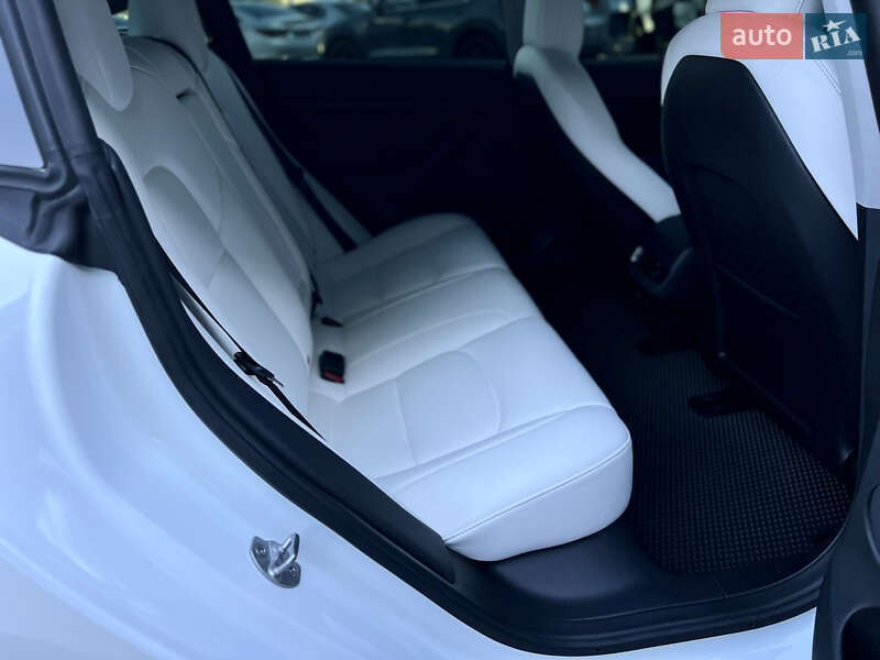 Седан Tesla Model 3 2022 в Одессе