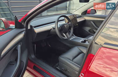 Седан Tesla Model 3 2021 в 