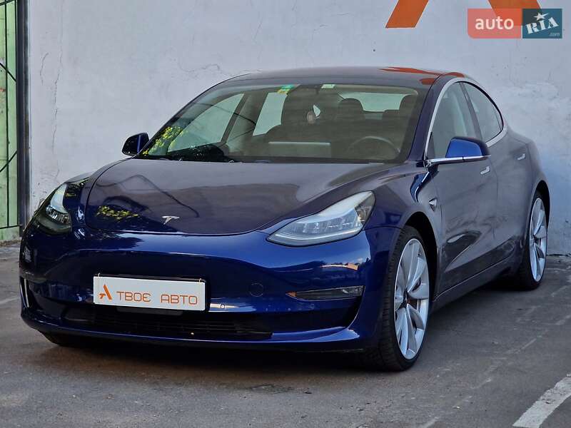 Седан Tesla Model 3 2018 в Одесі