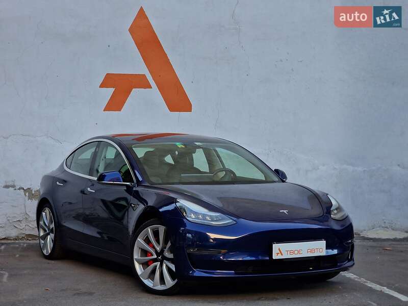 Седан Tesla Model 3 2018 в Одесі