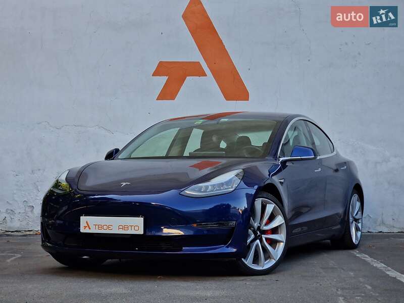 Седан Tesla Model 3 2018 в Одесі