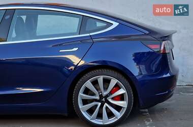 Седан Tesla Model 3 2018 в 