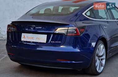 Седан Tesla Model 3 2018 в 