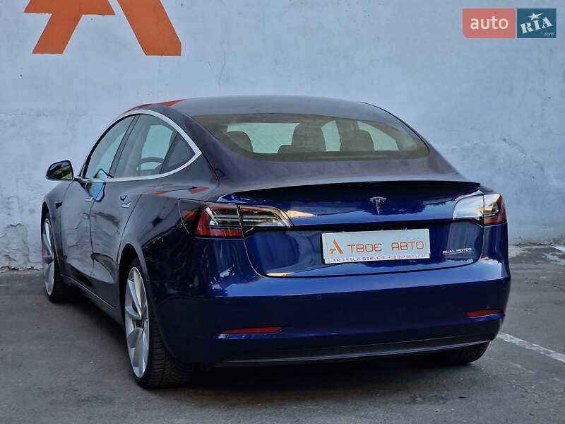 Седан Tesla Model 3 2018 в Одесі