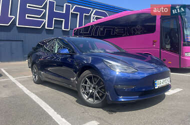 Седан Tesla Model 3 2023 в Києві