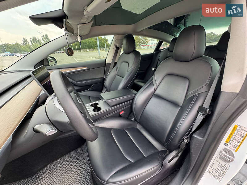 Седан Tesla Model 3 2022 в Днепре